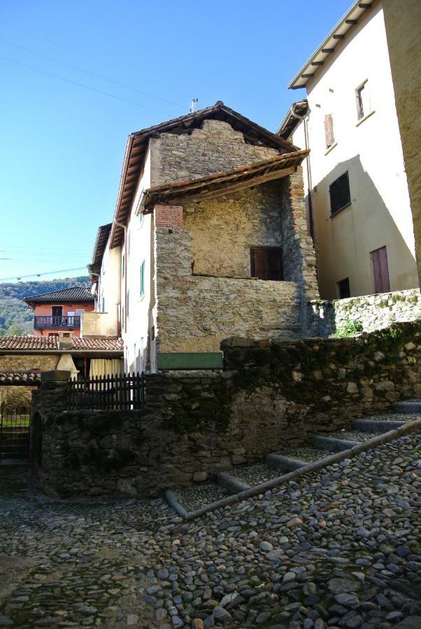 A Ca Balade In Design Apartment Miglieglia Exterior photo